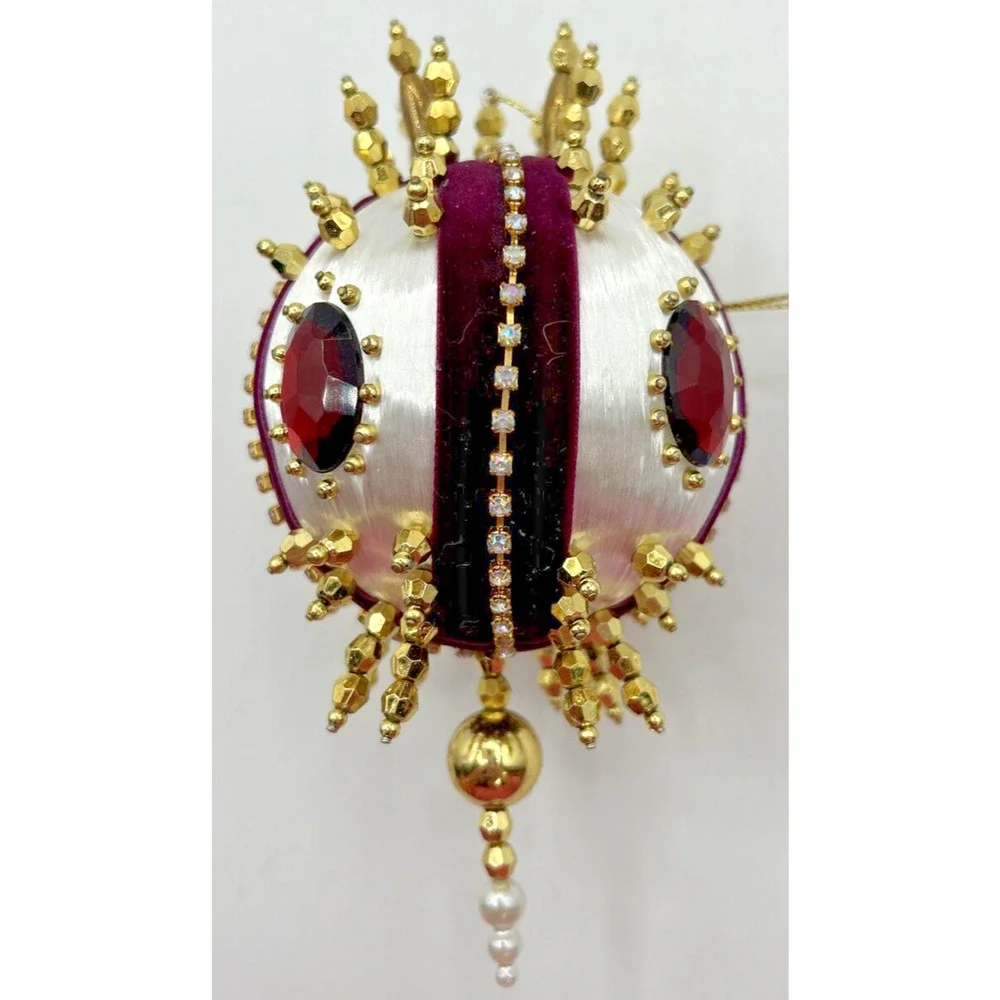 Mary Maxim‎ Design Works Beaded Ornament Kit #6352 Finished Ornament & Box U134